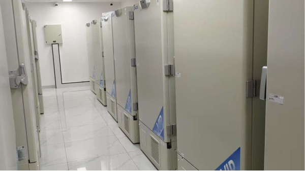 如果在實(shí)驗(yàn)室內(nèi)放了樣本無(wú)法實(shí)時(shí)得知溫度情況還能輕易離開(kāi)實(shí)驗(yàn)室嗎？25.11.19